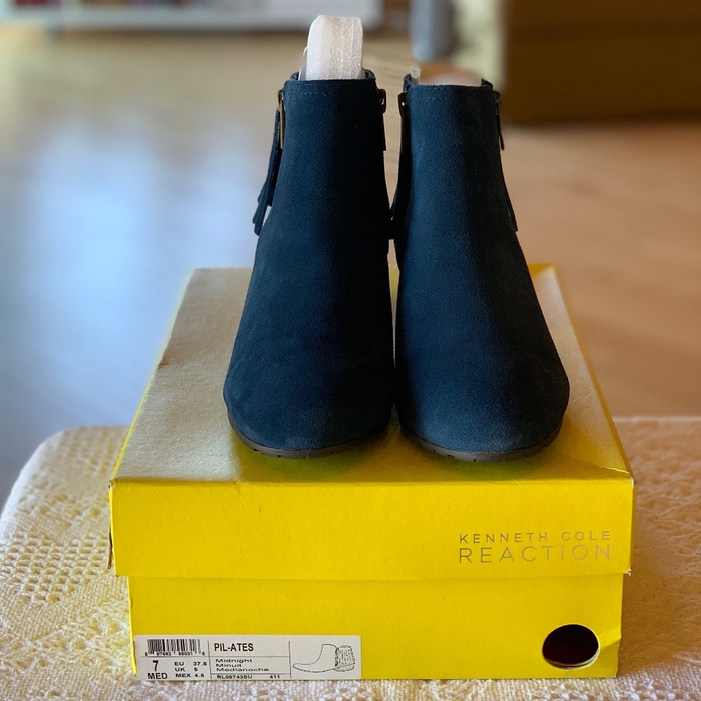 Kenneth Cole Reaction Pil-ates Blue Suede with Fringe Bootie Size 7 NIB